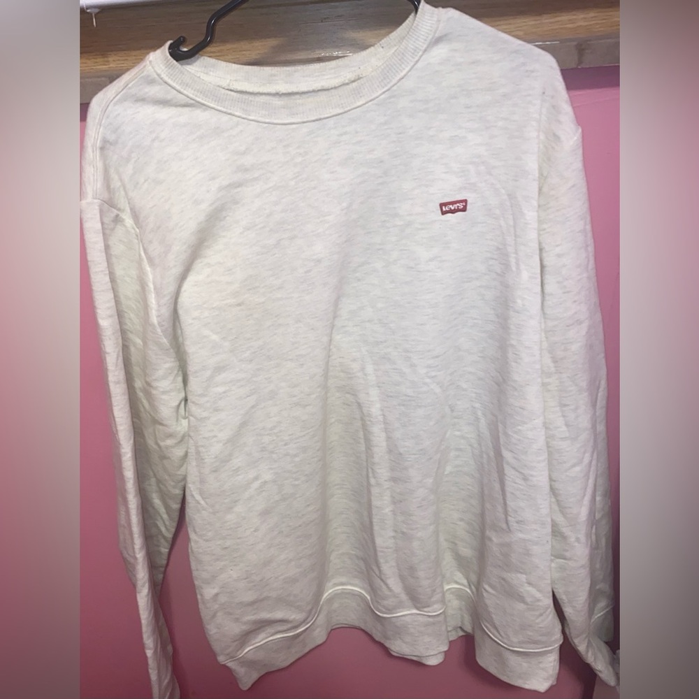 Levi’s grey sweatshirt